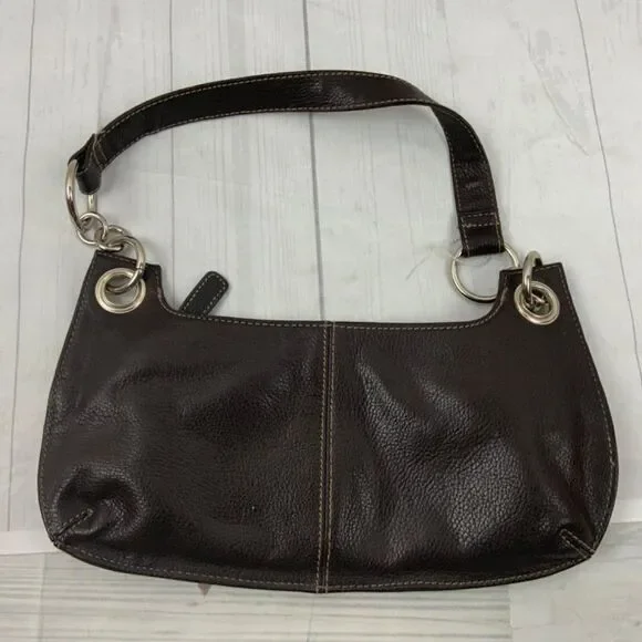 31. Fossil Black Leather Small Handbag - Picture 2 of 4